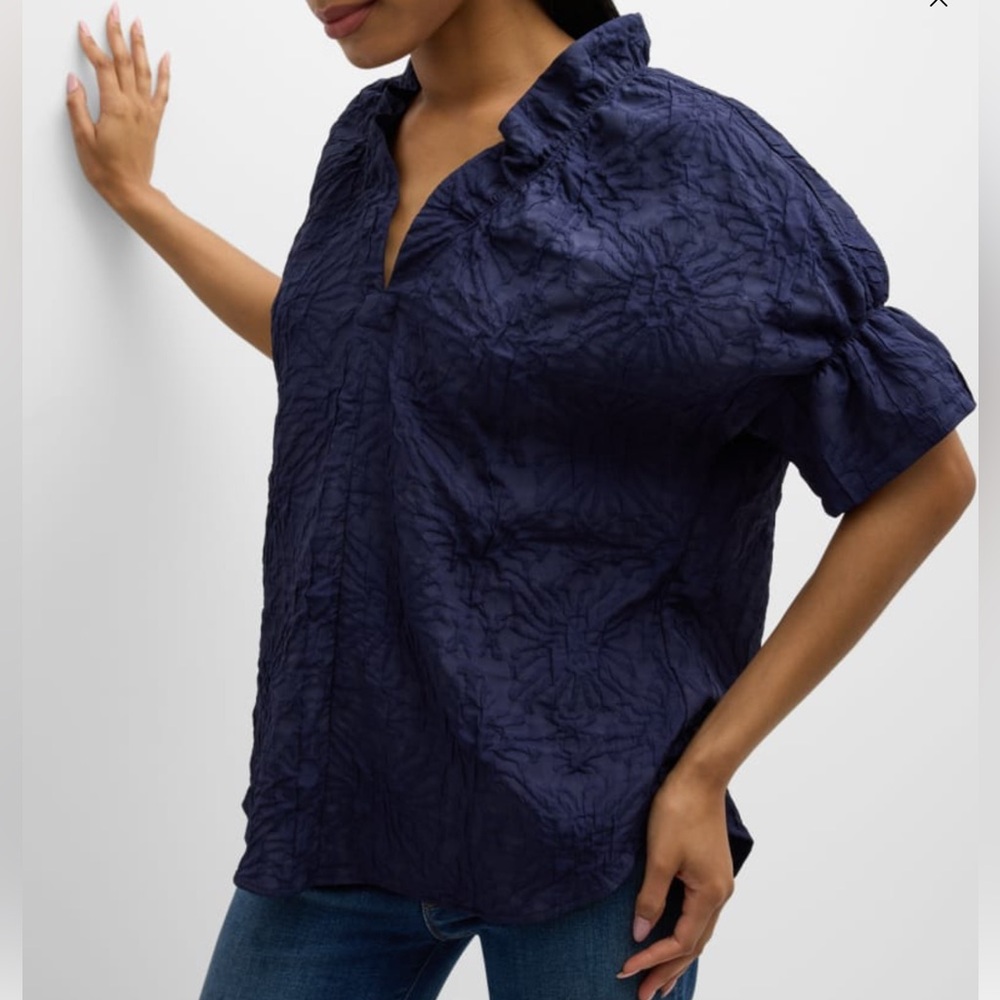 💵 NWT | Finley ‘Crosby’ Ruffle Textured Jacquard Top